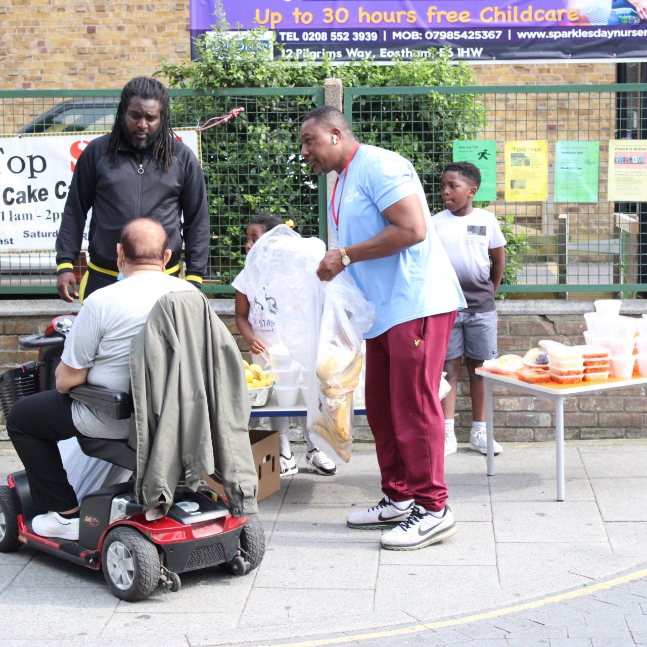 HOMELESS & COMMUNITY OUTREACH FEEDING – BE HEAD AS ONE (26)